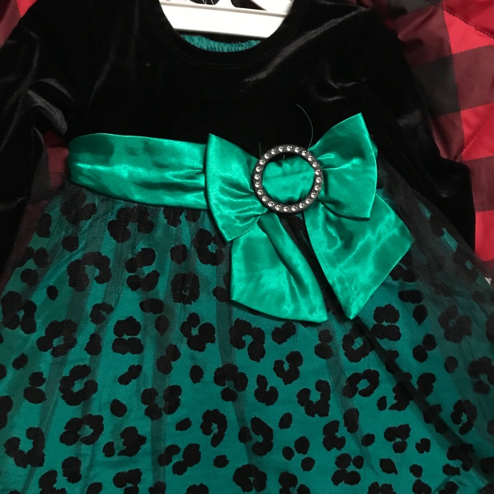Christmas black & green leopard print accent dress